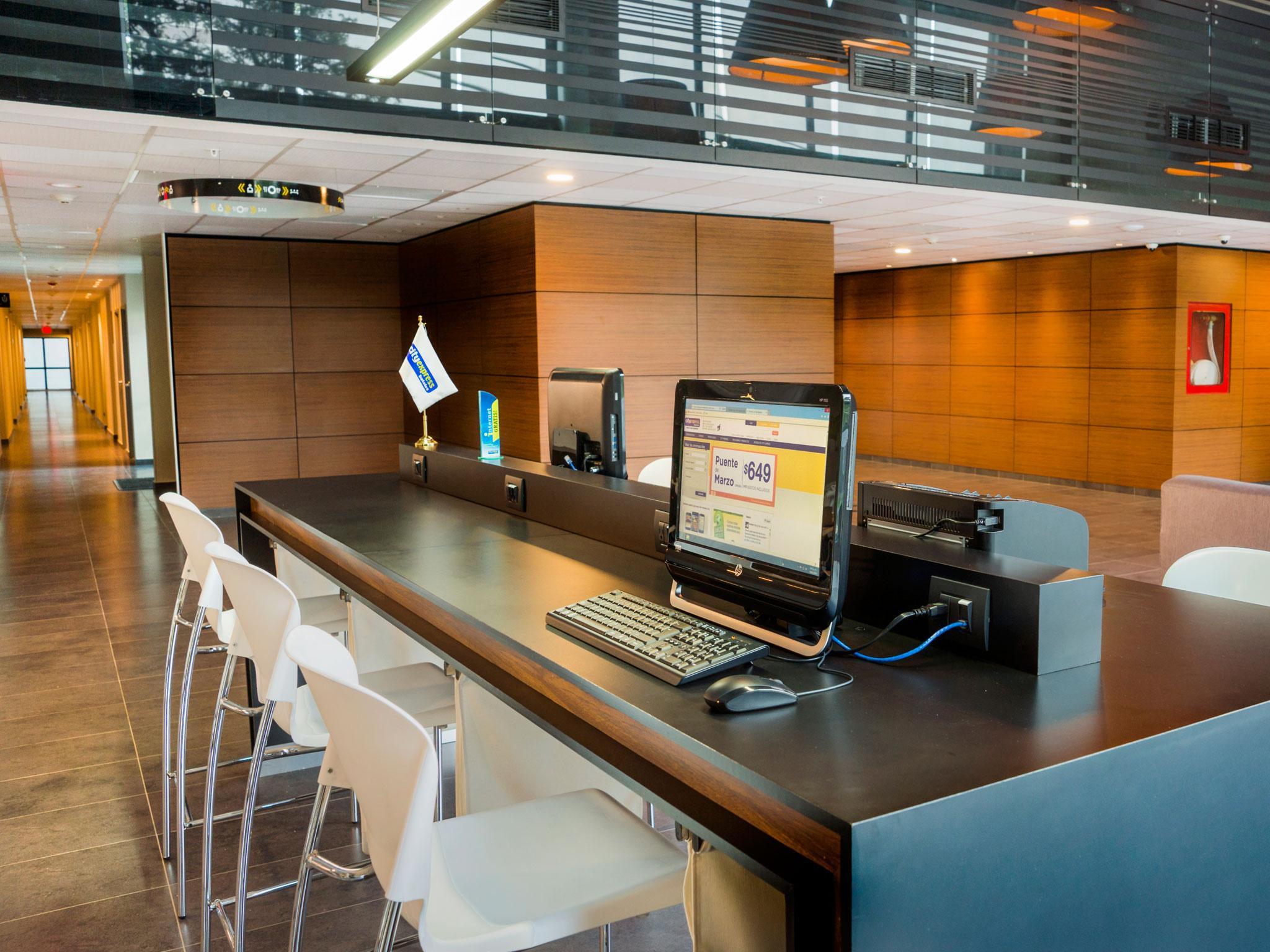 City Express Plus By Marriott Cali Colombia Ngoại thất bức ảnh
