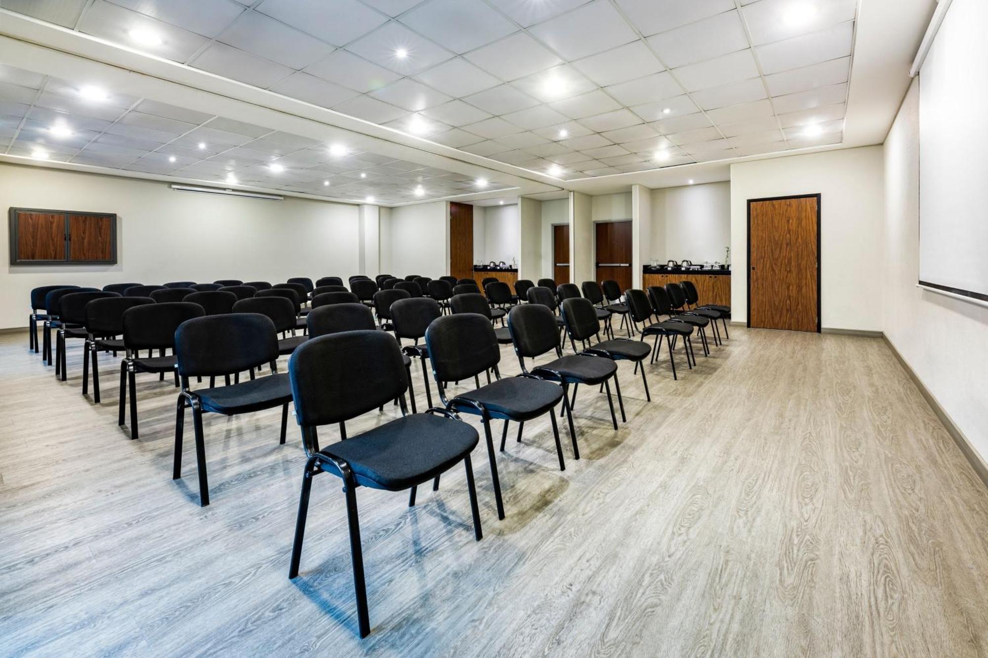 City Express Plus By Marriott Cali Colombia Ngoại thất bức ảnh